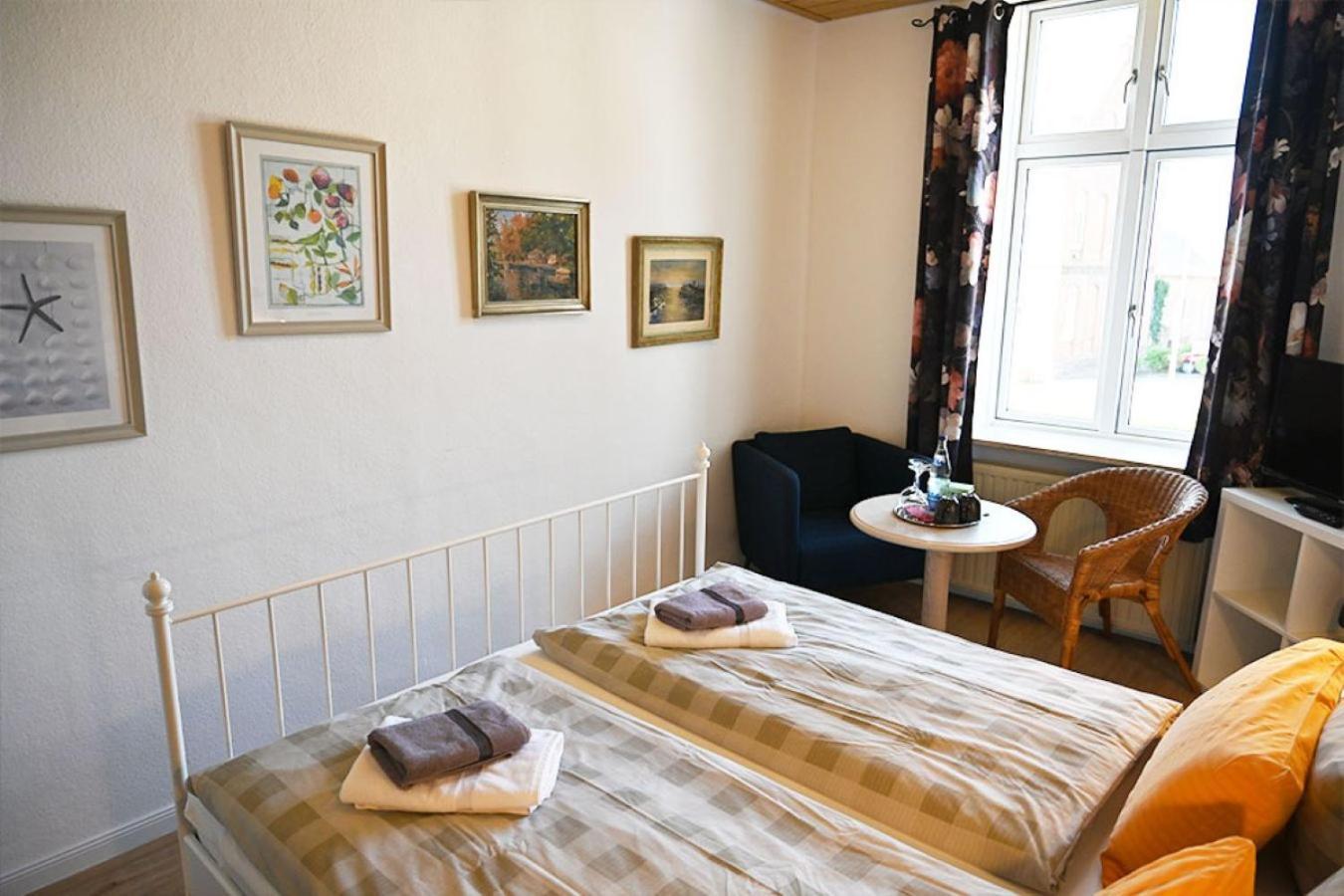 Nordfriesisches Haus Hotel Toenning Ngoại thất bức ảnh
